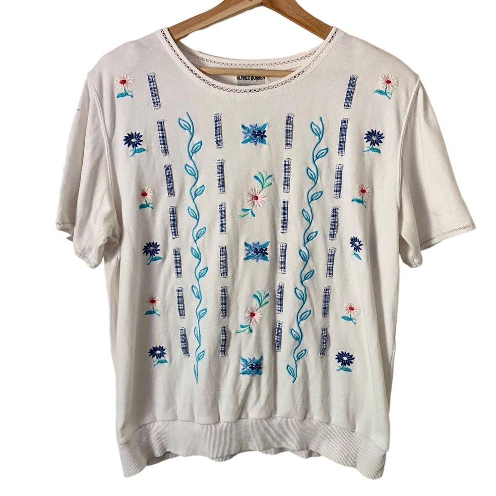 Alfred Dunner White Short Sleeve Tee Blue & Teal Floral Embroidery Pad Shoulder